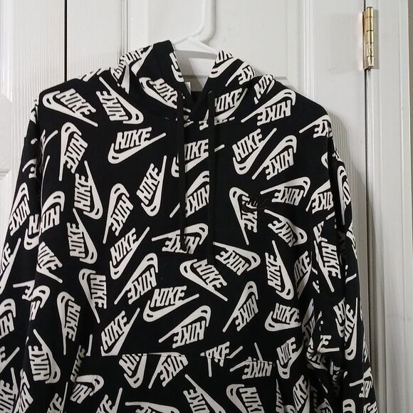 Nike black white logo sweatshirt hoodie  trendy casual  super soft Sz L NWOT - Picture 3 of 6